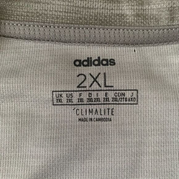 Adidas T-Shirt with climate control - Picture 4 of 4
